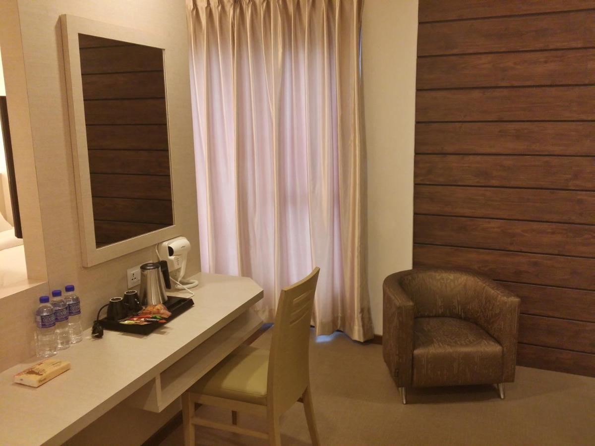Rs Boutique Hotel Kluang Exterior foto
